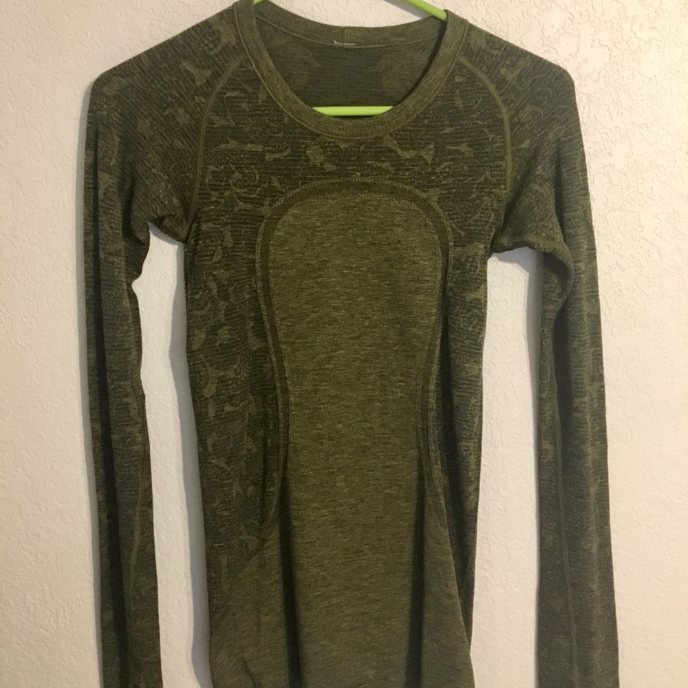 Lululemon long sleeved top